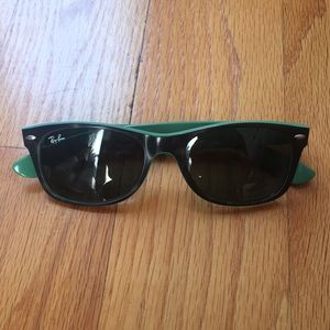 Ray-Ban Wayfarer Sunglasses